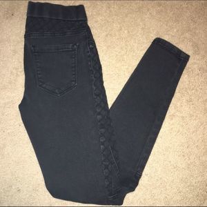 Cute black jeans with design on side